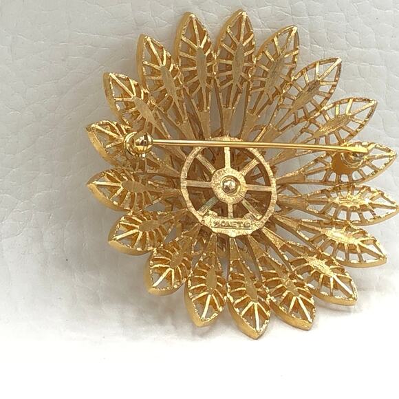 Monet Vintage Gold Tone Dome Brooch Layered Open Work Starburst Flower Pin MCM - Picture 9 of 11